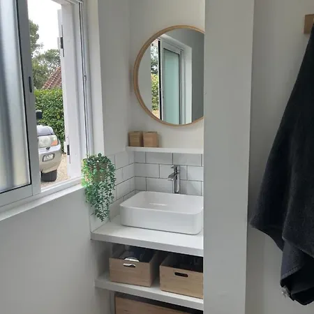 - Maguide -modern בקתה *